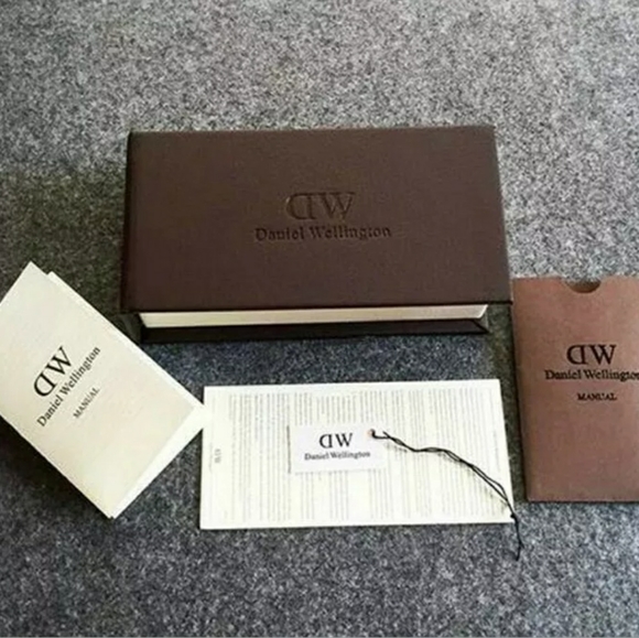 Daniel Wellington Brown Rose Gold - Picture 2 of 2